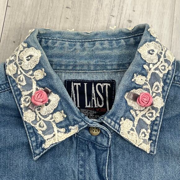 Vintage At Last Floral Rose Lace Long Sleeve Button Down Cotton Denim Shirt - Picture 5 of 11